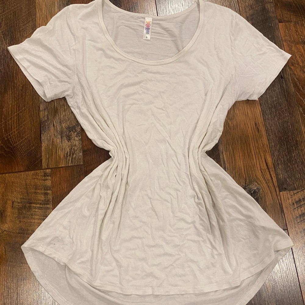 LuLaroe white classic tee size small short sleeve top